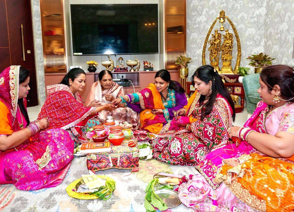 Rekha Rekha Rekha Gupta Performs Karwa Chauth Puja