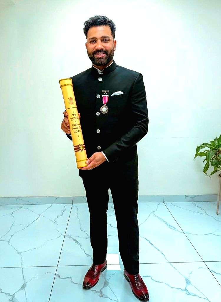 Rohit Sharma poses with Padma Shri award