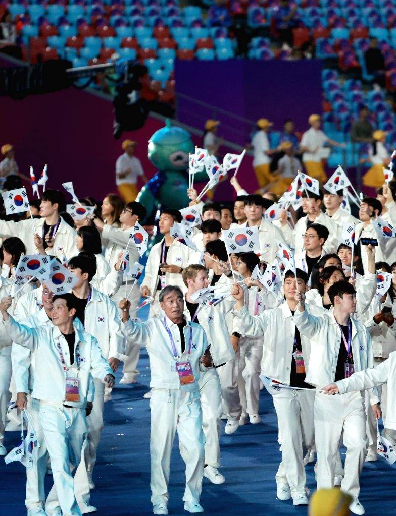 Jang Sung-gyu aims to beat Jeon Hyun-moo in ratings at Asian Games Jang Sung-gyu aims to beat Jeon Hyun-moo in ratings at Asian Games
