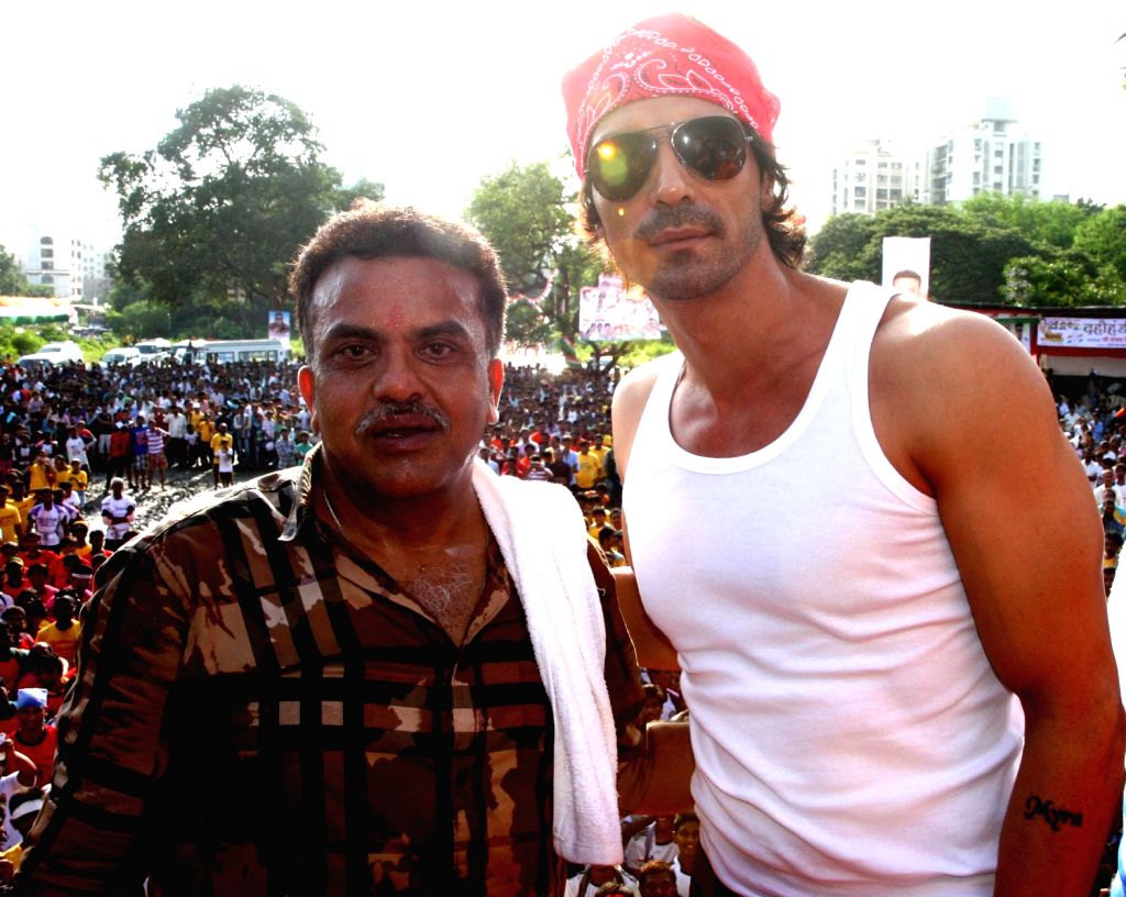 Arjun Rampal celebrating Dahi Handi festival at Politician Sanjay ...