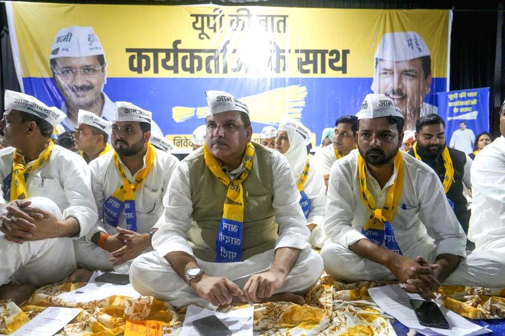 Sanjay Singh attends AAP party workers meeting