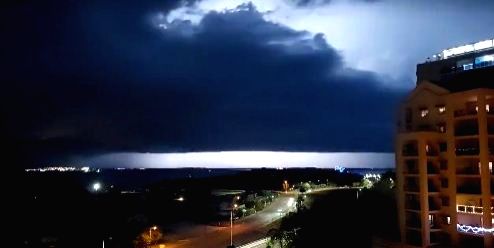 Severe storm leaves thousands of Australians without power