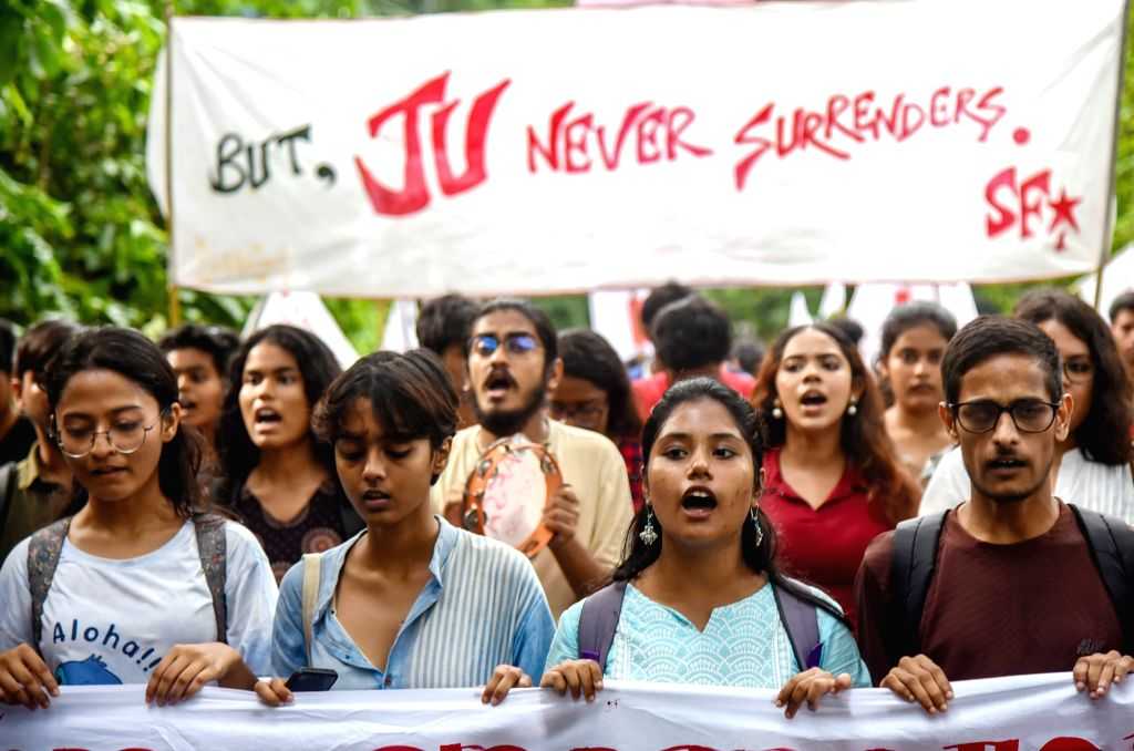 SFI Members Hold Protest Rally at Jadavpur University - Kolkata, West Bengal, Jadavpur University, SFI, Students' Federation of India, ABVP, protest, protest rally, student protest, campus democracy, student union elections, university campus, student poli
