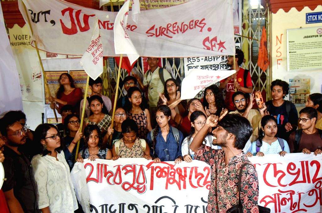 SFI Members Hold Protest Rally at Jadavpur University - Kolkata, West Bengal, Jadavpur University, SFI, Students' Federation of India, ABVP, protest, protest rally, student protest, campus democracy, student union elections, university campus, student poli