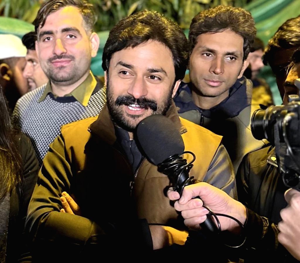 Pak Politician Booked For Using Kalashnikovs Against Police In Lahore