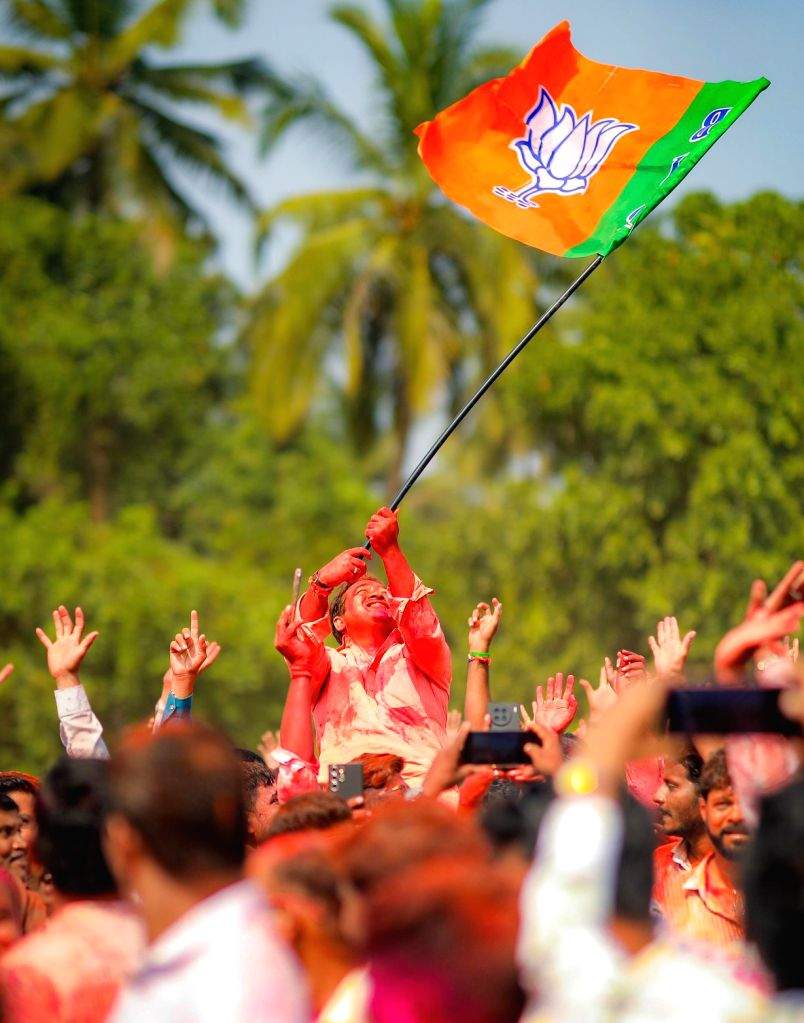 Sindhudurg : BJP's Nitesh Narayan Rane celebrates with supporters after ...