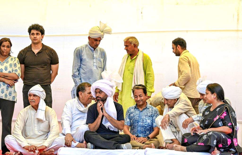 नीट पेपरफुटीप्रकरणी राजधानीत आमरण उपोषण; सोनम वांगचुक यांच्या नेतृत्वाखाली आंदोलनाला सुरुवात