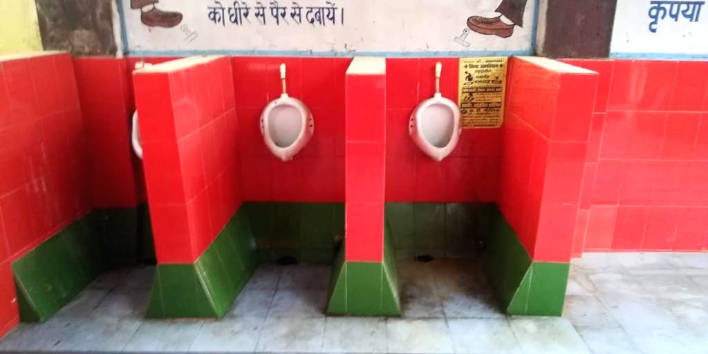 SP objects to toilets painted in its party colours