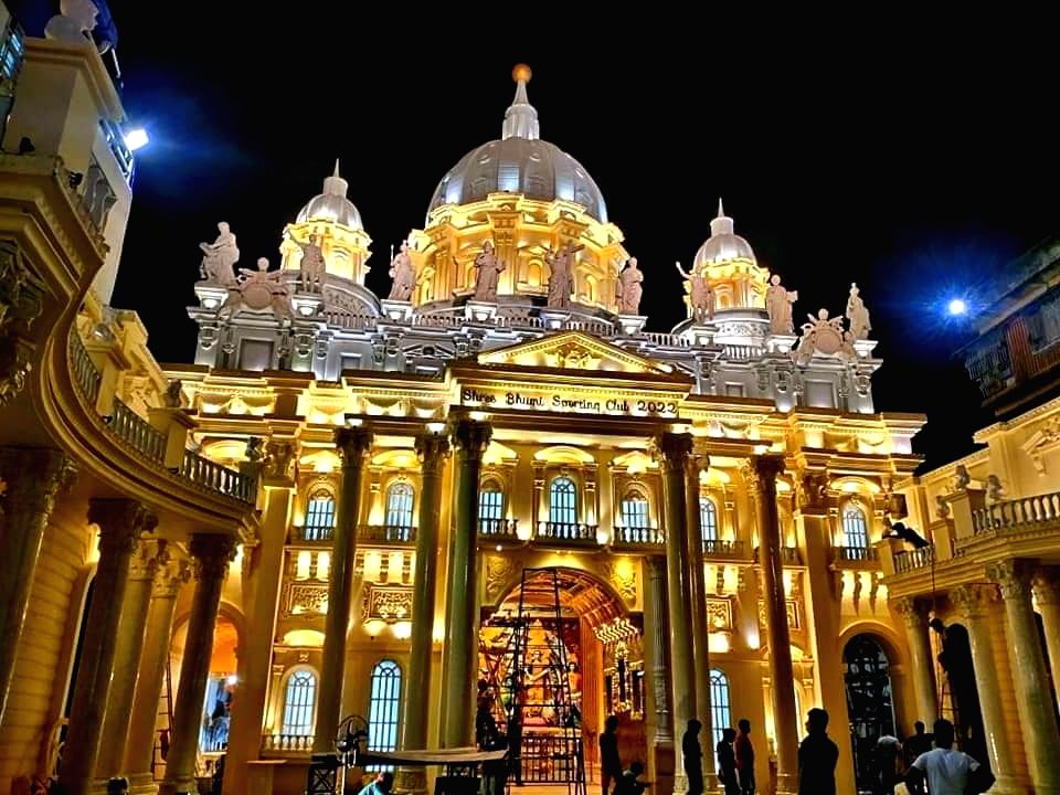 Free Photo : St. Peter's Basilica-themed Durga Puja pandal a major ...