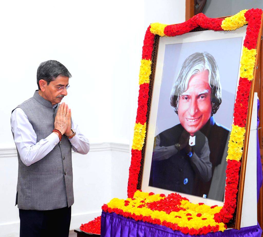 Tamil Nadu Governor R.N. Ravi pays floral tribute to Dr. A.P.J. Abdul Kalam