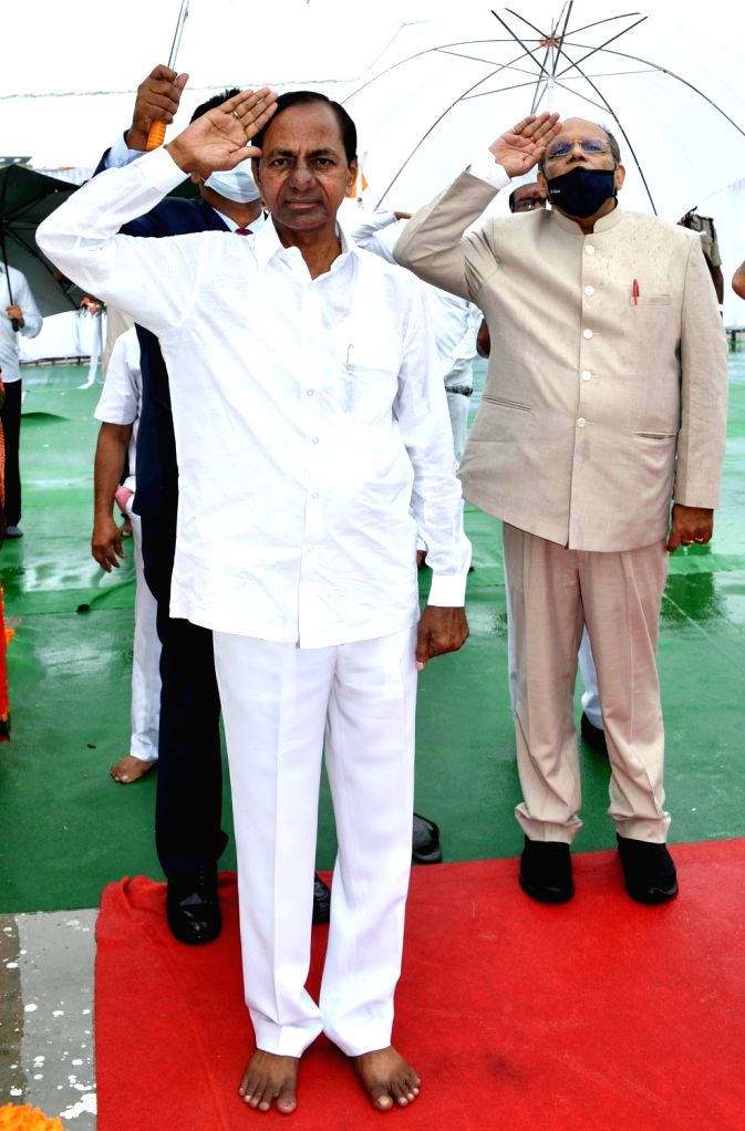 Telangana CM hoists national flag on 74th Independence Day