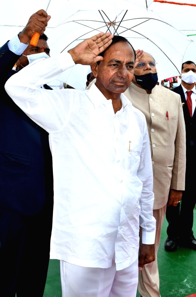 Telangana CM hoists national flag on 74th Independence Day