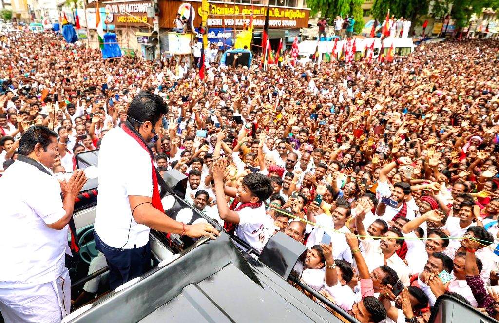 Udhayanidhi Stalin Campaigns for DMK Candidate in Kumbakonam