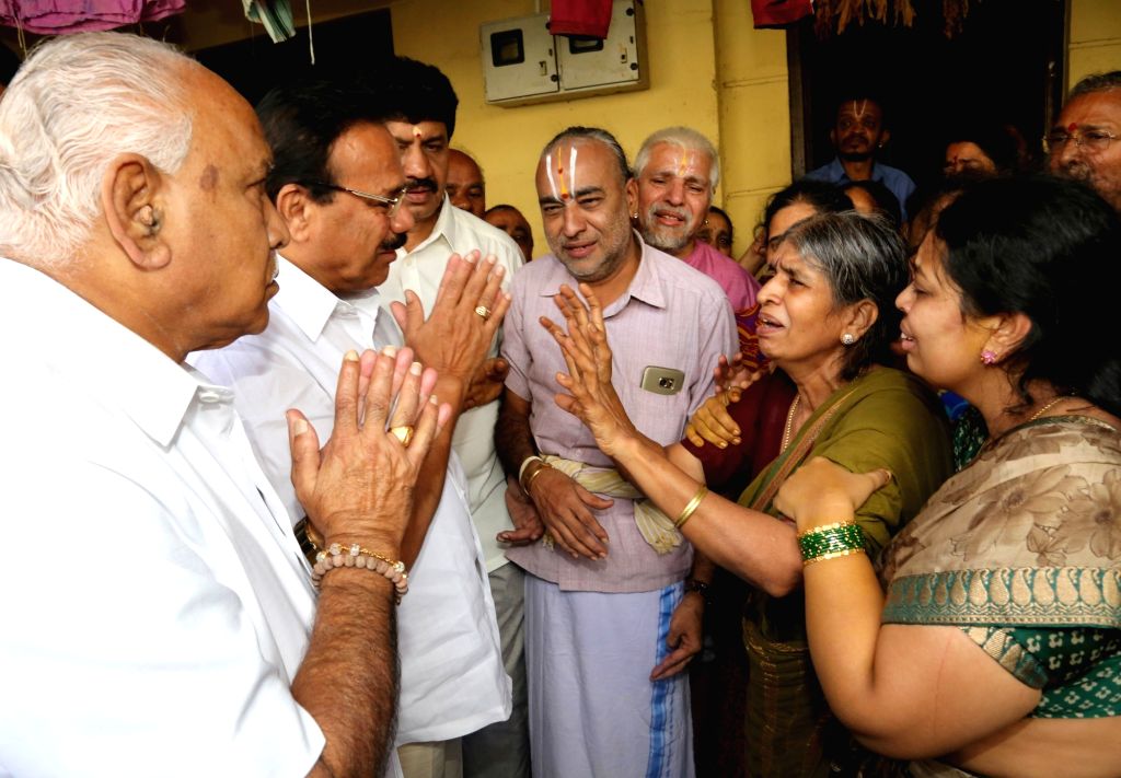 Sadananda Gowda, Yeddyurappa console family of man washed away in storm