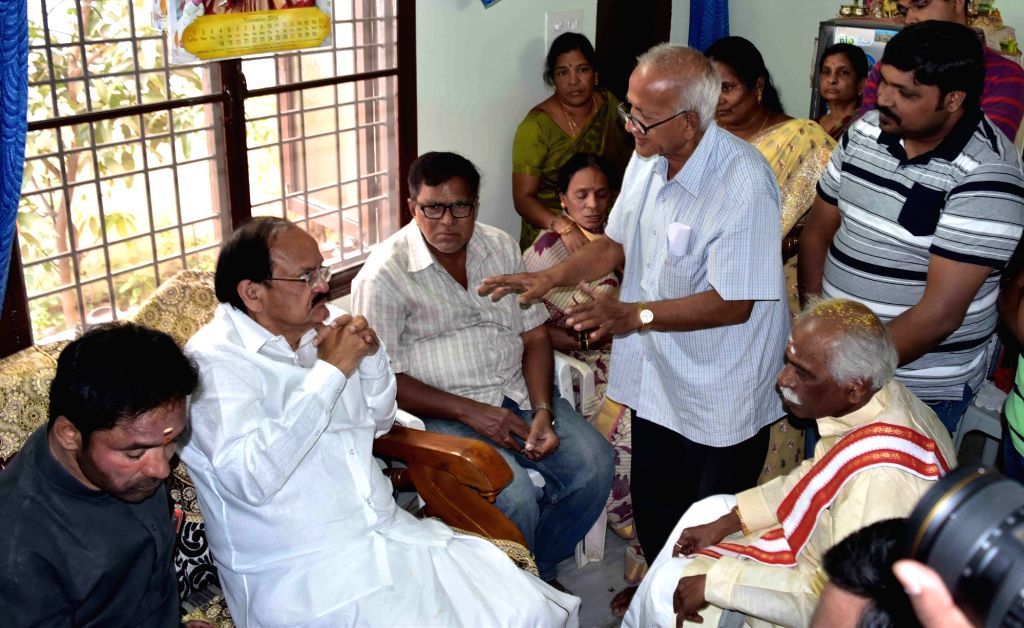 Venkaiah Naidu meets slain techie's family