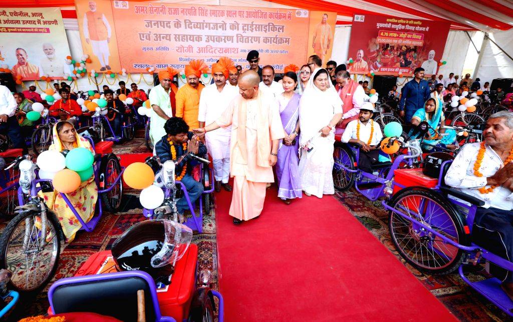 UP CM inaugurates and lays the foundation stone of development projects