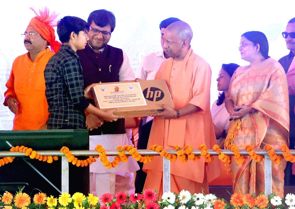 UP CM Yogi Adityanath attends foundation stone laying ceremony for ...