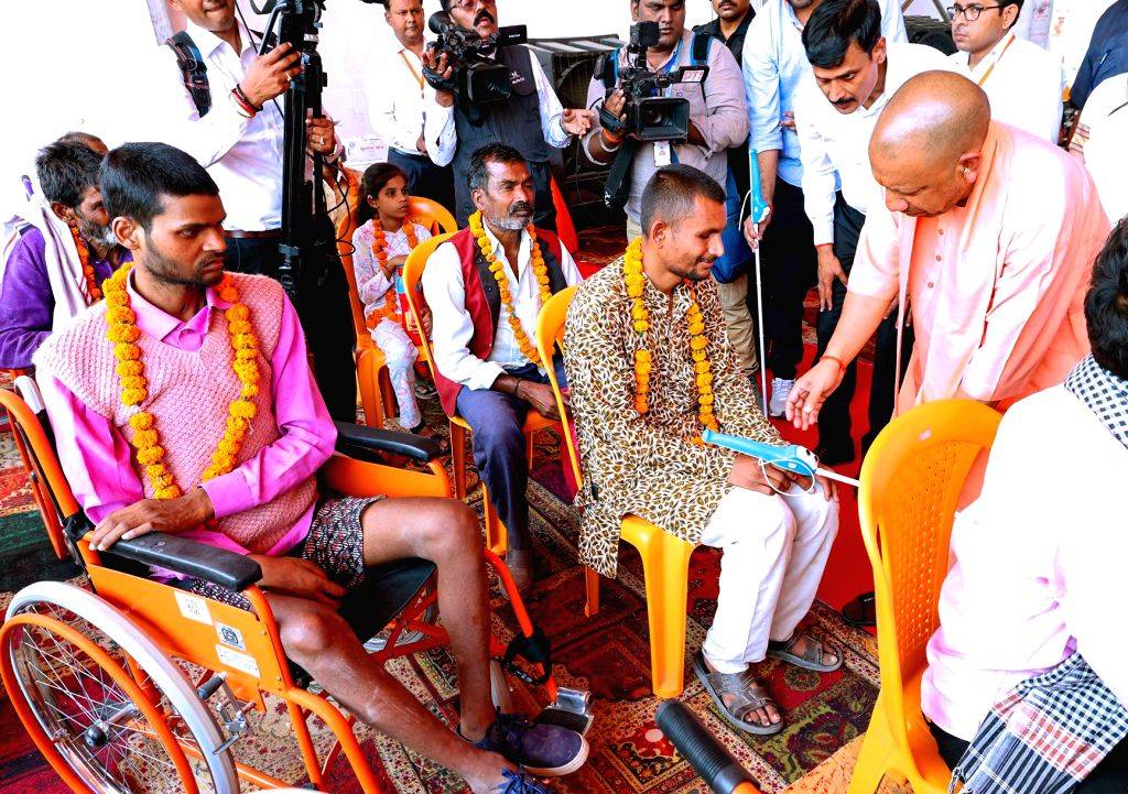 UP CM Yogi Adityanath attends foundation stone laying ceremony for ...
