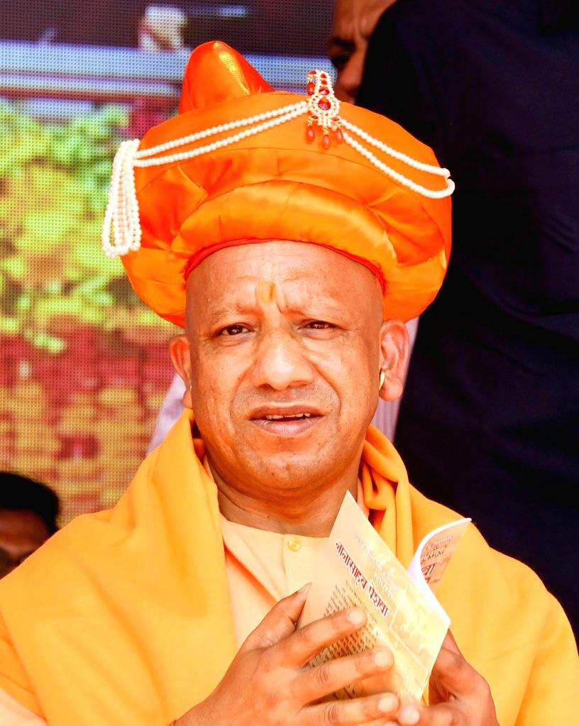 UP CM Yogi Adityanath honors artists at 'Bithoor Mahotsav 2025