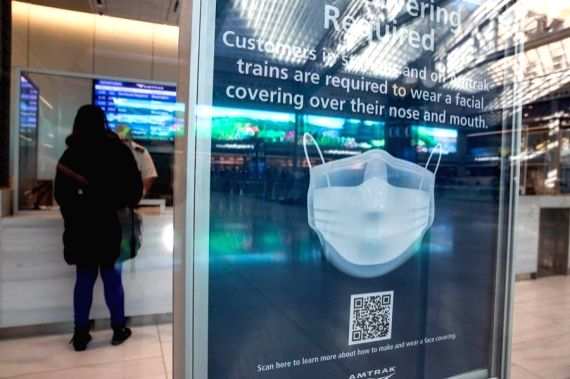 US makes masks on public transport mandatory