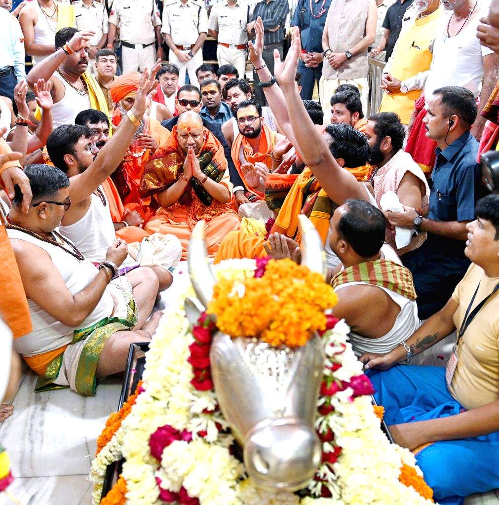 Uttar Pradesh Chief Minister Yogi Adityanath offers prayers at Ujjain ...