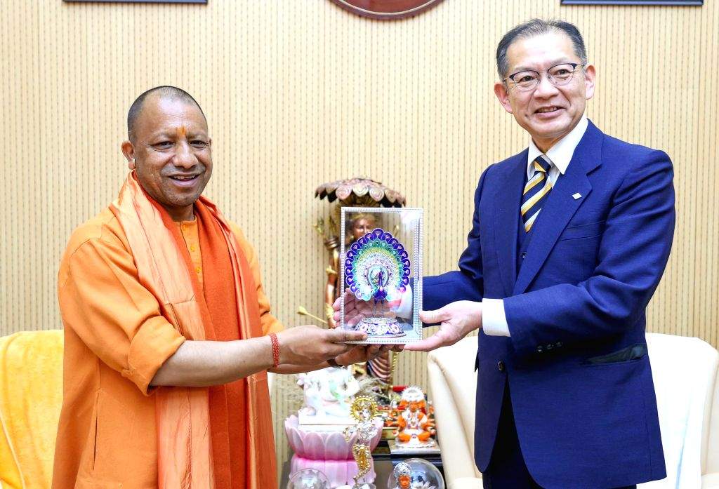 Uttar Pradesh Chief Minister Yogi Adityanath meets Deputy Governor of ...