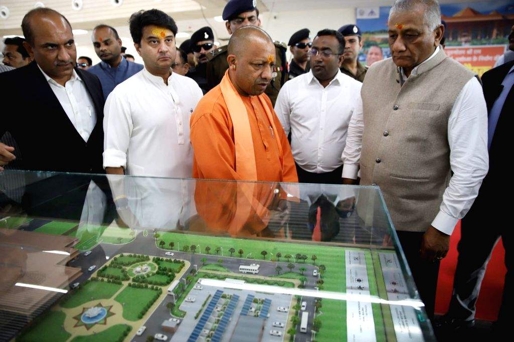 Uttar Pradesh Chief Minister Yogi Adityanath and Union Minister ...