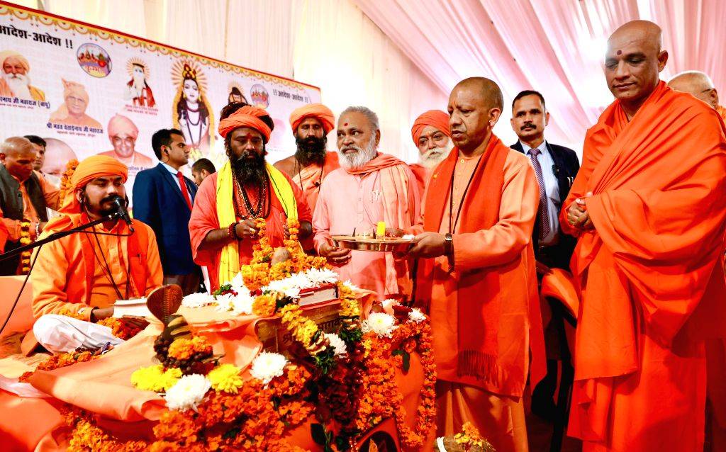 Uttar Pradesh Chief Minister Yogi Adityanath with Acharya ...