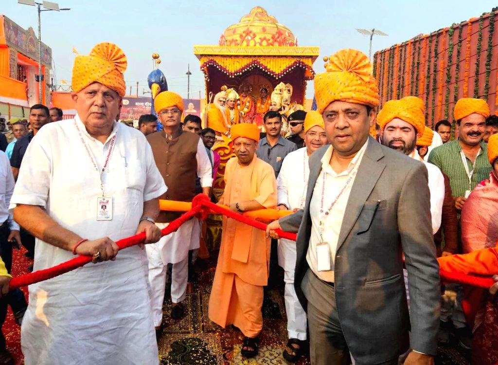 Uttar Pradesh CM Yogi Adityanath and Union Minister Gajendra Singh ...