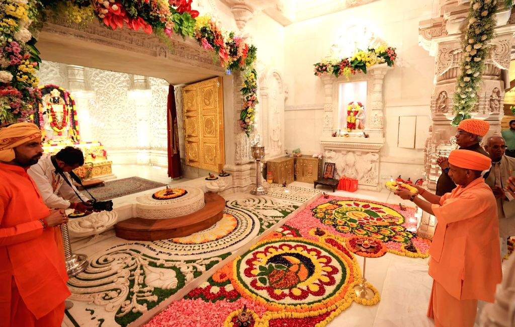 Uttar Pradesh CM Yogi Adityanath offers prayers at Shri Ram Janmabhoomi ...