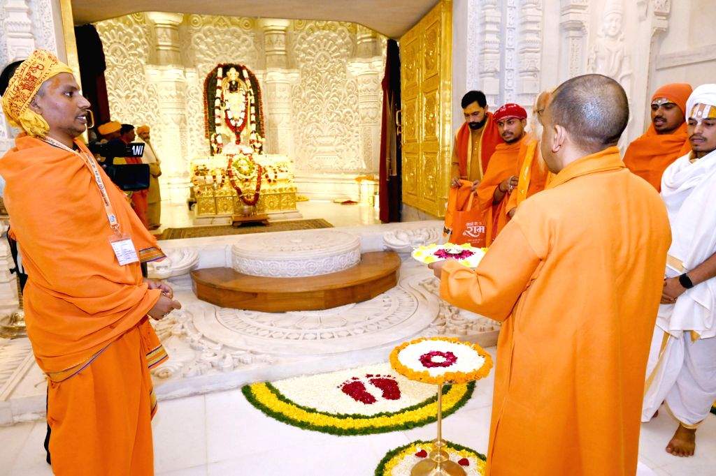 Uttar Pradesh CM Yogi Adityanath offers prayers at Shri Ram Janmbhoomi ...