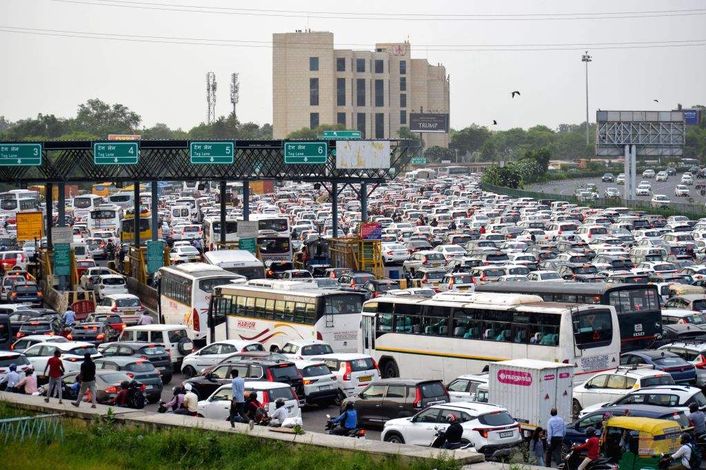 Vehicles stuck on NH48 near Gurugram on Raksha Bandhan eve