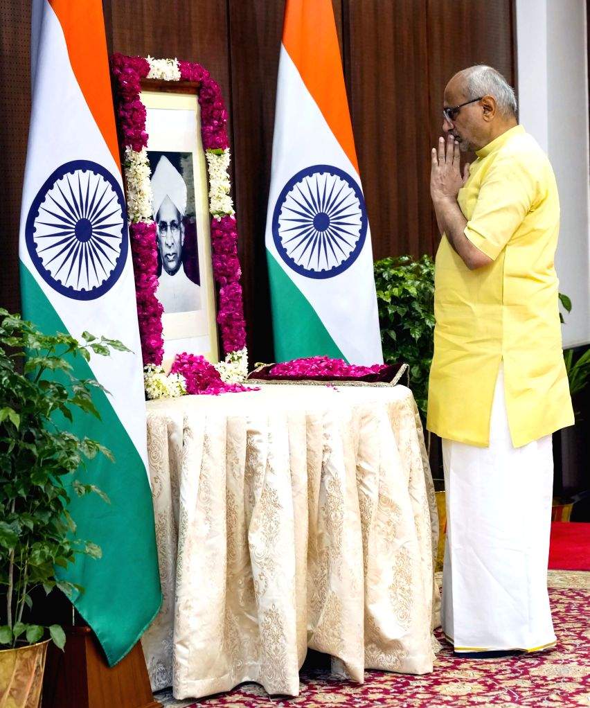 Vice-President Pays Tribute to Dr Sarvepalli Radhakrishnan