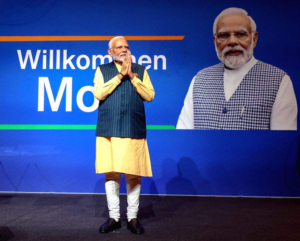 Vienna [Austria]: Prime Minister Narendra Modi addresses the Indian ...