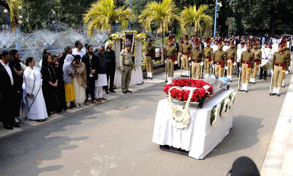 Utad Rasheed 2 West Bengal Chief Minister Mamata Banerjee pays tribute to Ustad Rashid ...
