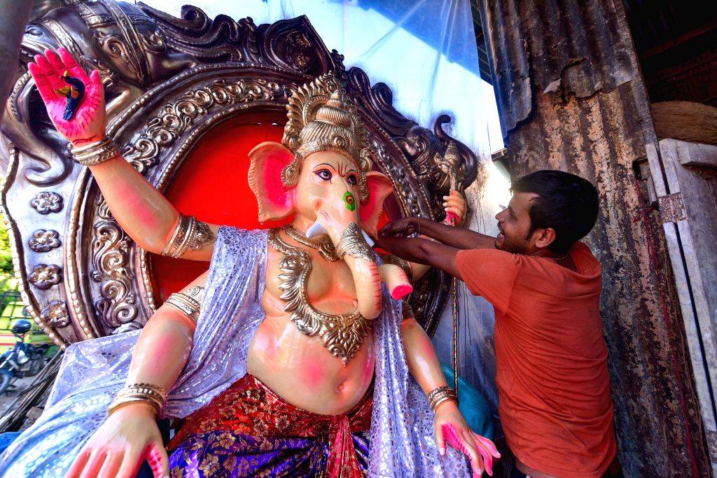 Workers Carry Ganesha Idol Ahead of Ganesh Chaturthi - Ganesh Chaturthi, Lord Ganesha, Idol, Workers, Festival Preparations,