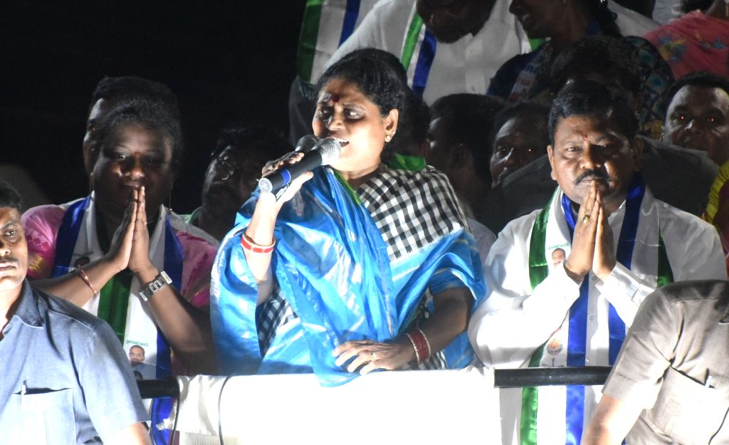 Salur (Andhra Pradesh): Election rally - YS Vijayamma