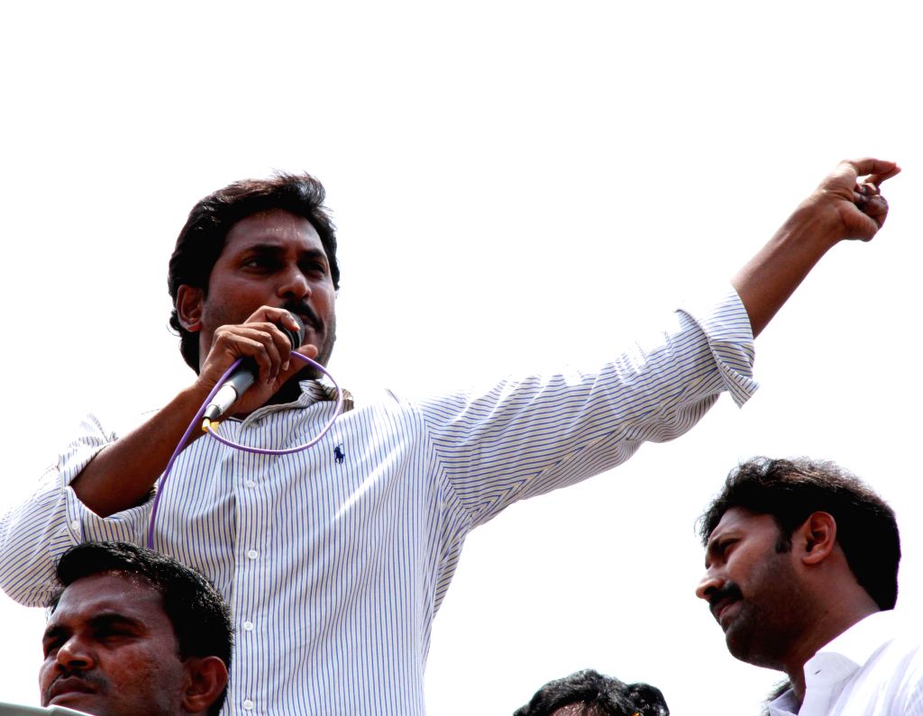 Kadapa (Andhra Pradesh): YSRC roadshow