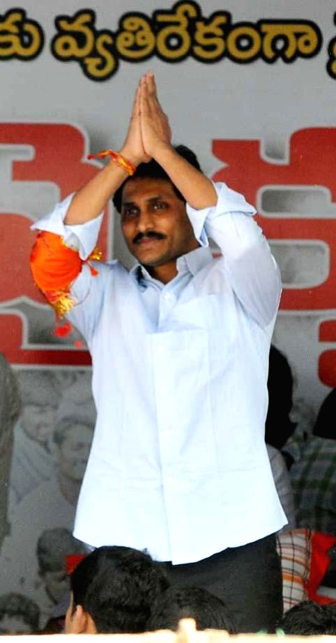 Y S Jaganmohan Reddy's indefinite fast continues for the third day