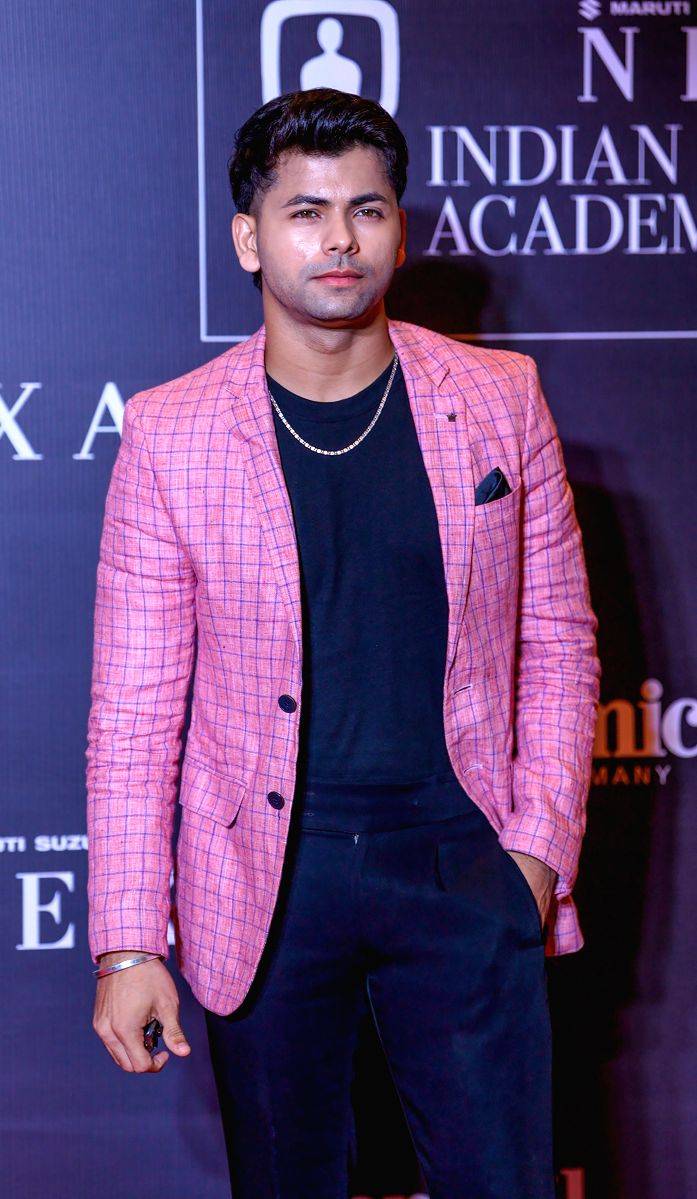 Navarti Color Navratri 2026 Fashion: Colourful Outfit Ideas for Men