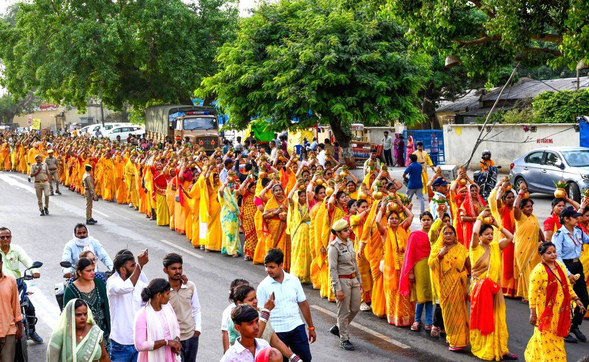 Devotees flock to witness Ram Darbar Pran Pratishtha ceremony in Ayodhya
