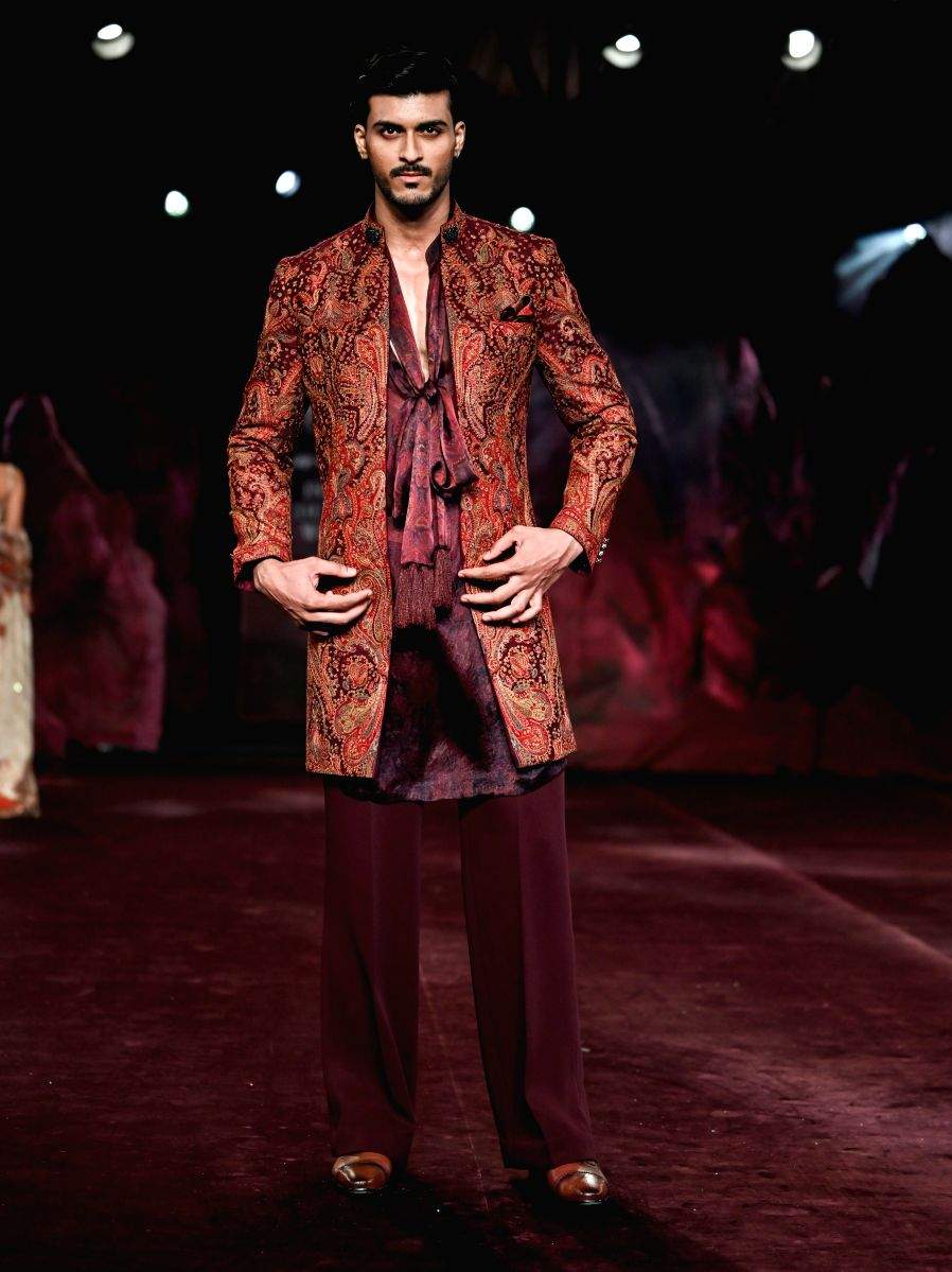Navarti Color Navratri 2026 Fashion: Colourful Outfit Ideas for Men