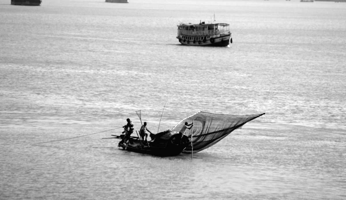 Nine Indian fishermen arrested by Sri Lankan Navy; trawler seized