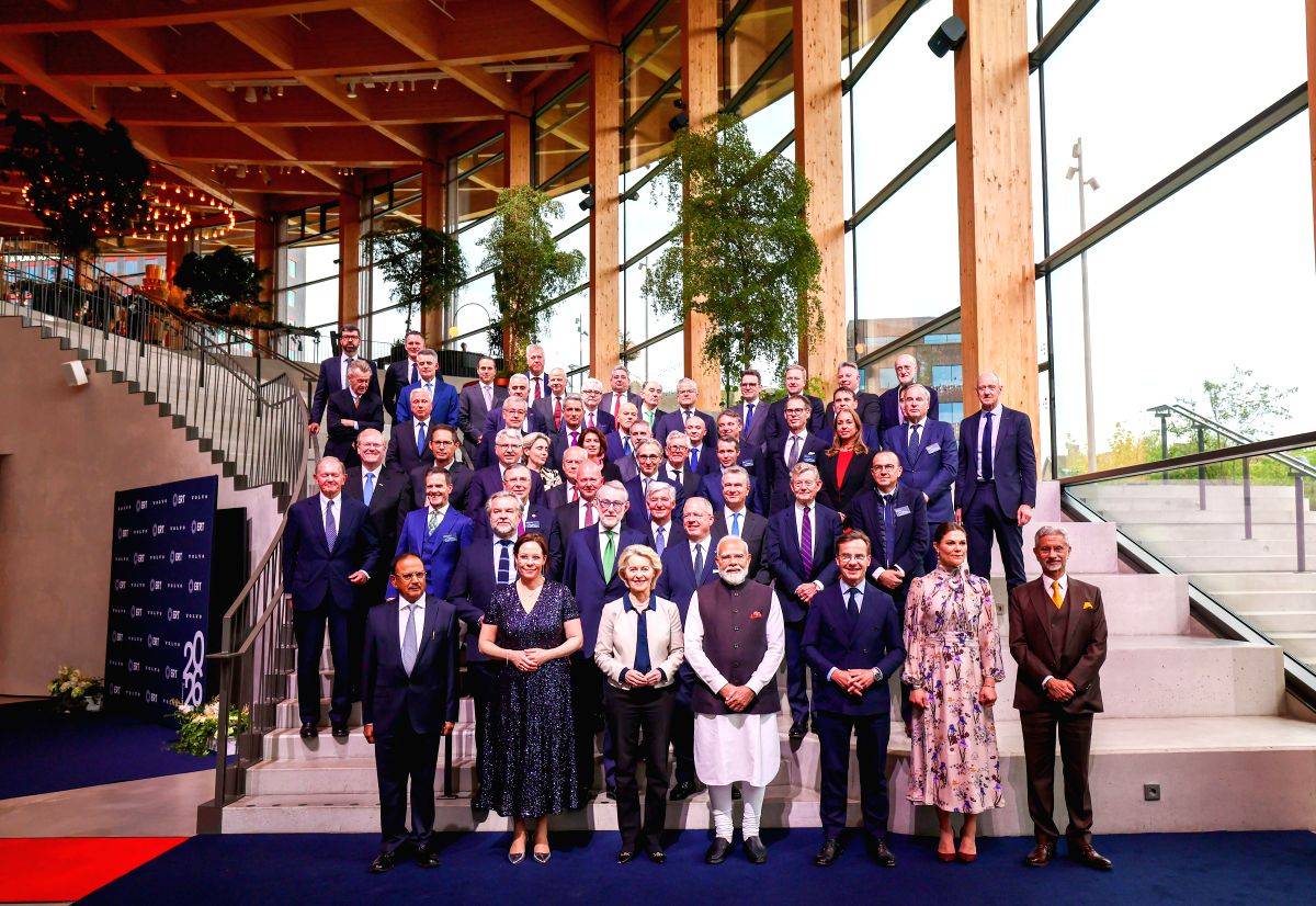 Prime Minister Narendra Modi with Swedish Prime Minister Ulf Kristersson and crew