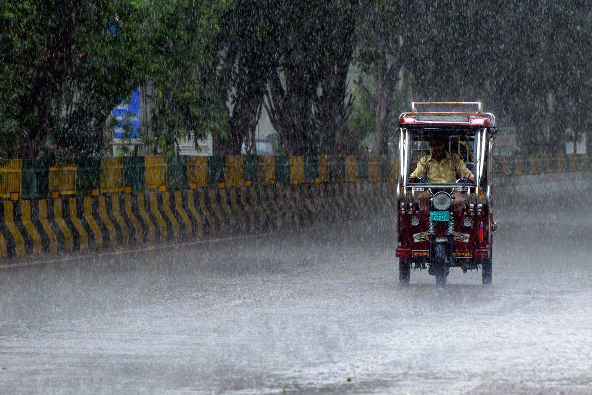 Gujarat deploys ministers, senior officials amid heavy rainfall; Valsad shuts factories for a day