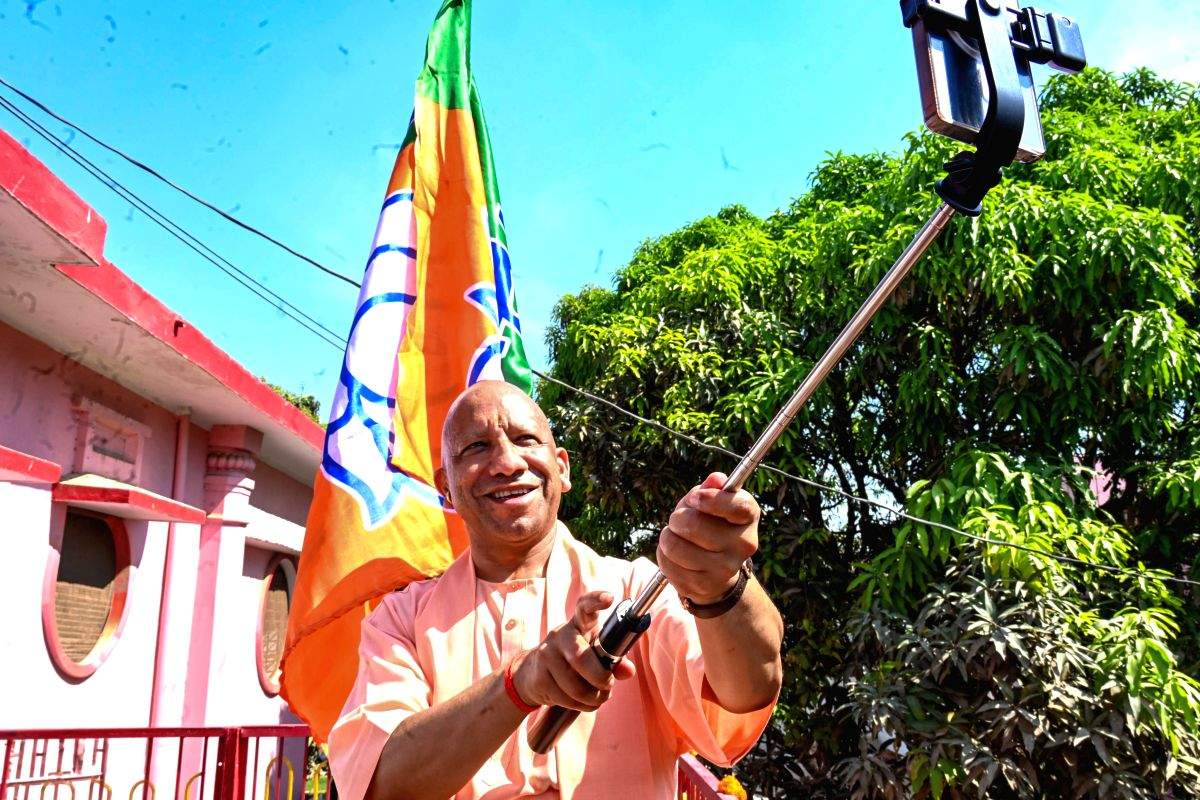 Chief Minister hoists Party Flag at Gorakhnath Temple on BJP Foundation Day