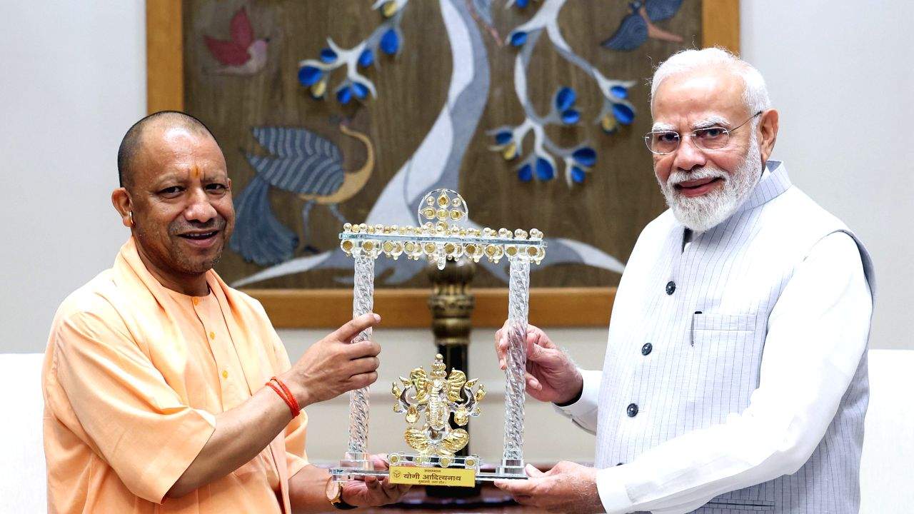 Prime Minister Narendra Modi and Uttar Pradesh Chief Minister Yogi Adityanath 