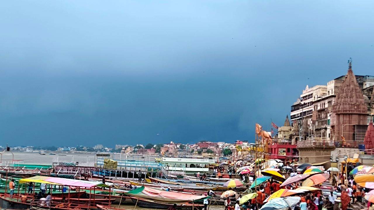 Devotees gather along the ghats on the banks of the Ganga as they continue to visit the Kashi Vishwanath Temple