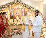 Amit Shah Attends Ganesh Utsav at Eknath Shinde's Residence