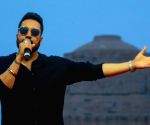 Mika Singh vows to quit singing if anyone proves Daler Mehndi drinks alcohol